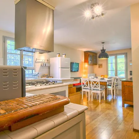Beautiful In With Wifi Holiday home